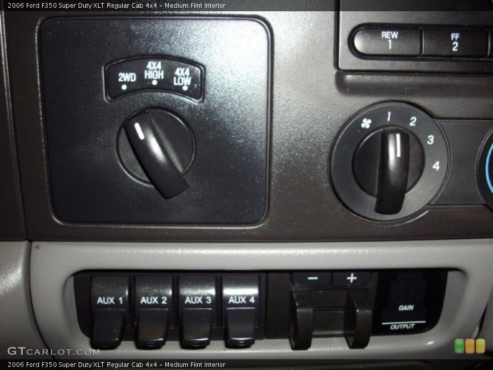 Medium Flint Interior Controls for the 2006 Ford F350 Super Duty XLT Regular Cab 4x4 #45139135