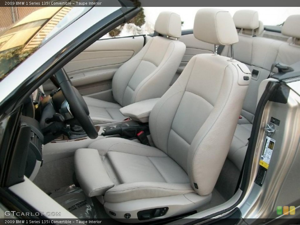 Taupe Interior Photo for the 2009 BMW 1 Series 135i Convertible #45140143