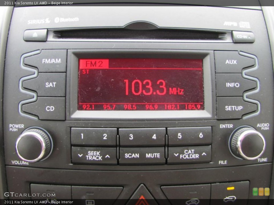 Beige Interior Controls for the 2011 Kia Sorento LX AWD #45155916