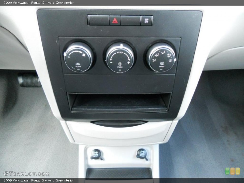 Aero Grey Interior Controls for the 2009 Volkswagen Routan S #45165289