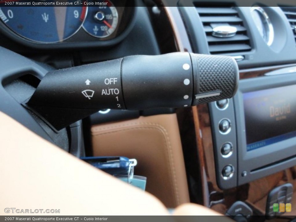 Cuoio Interior Controls for the 2007 Maserati Quattroporte Executive GT #45170087