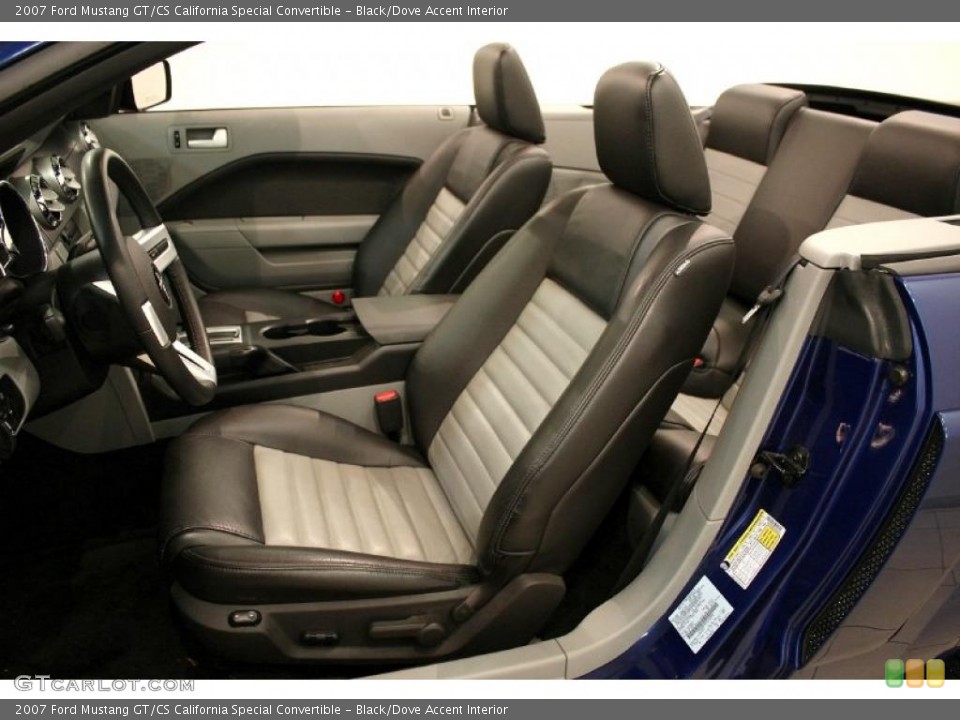 Black/Dove Accent Interior Photo for the 2007 Ford Mustang GT/CS California Special Convertible #45173976