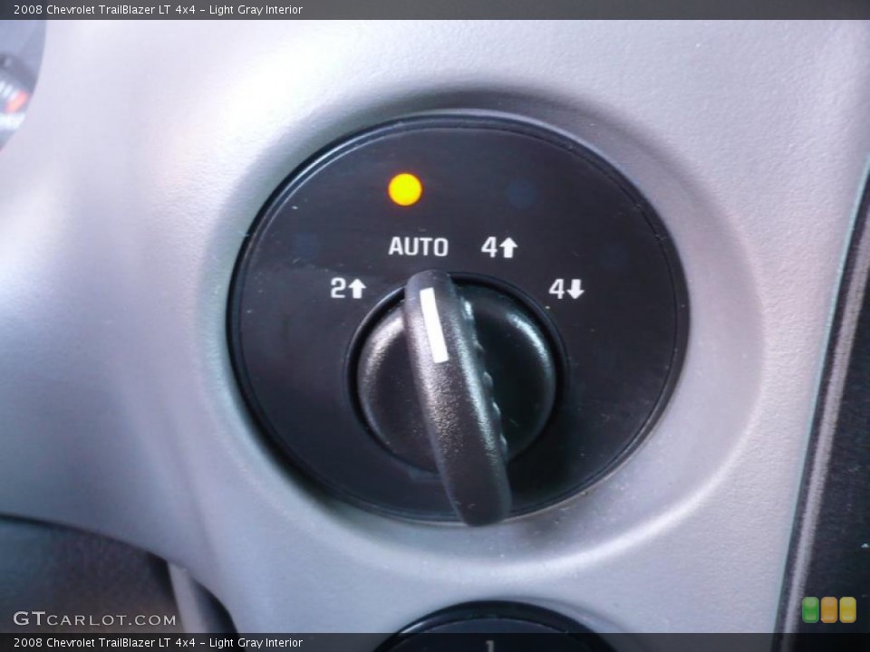 Light Gray Interior Controls for the 2008 Chevrolet TrailBlazer LT 4x4 #45178892