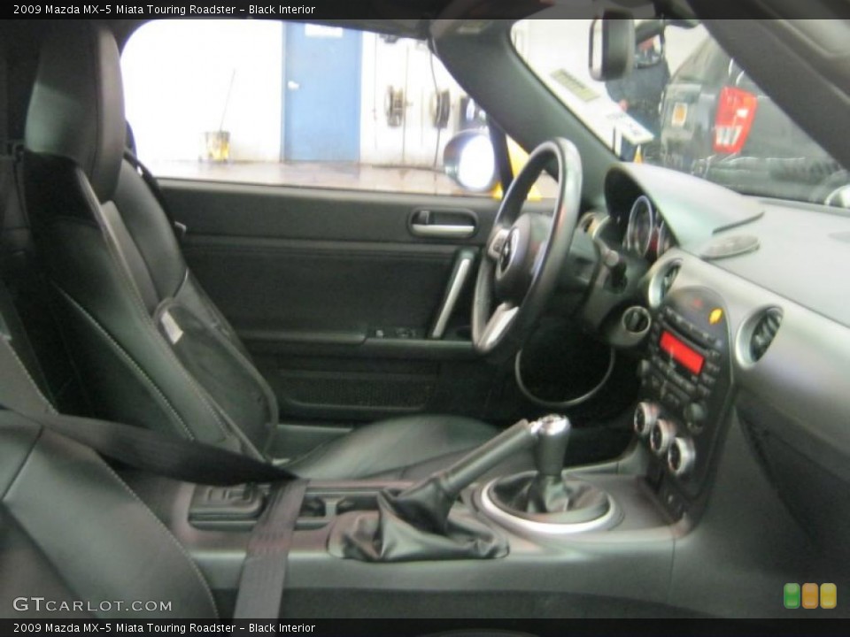 Black Interior Photo for the 2009 Mazda MX-5 Miata Touring Roadster #45190821