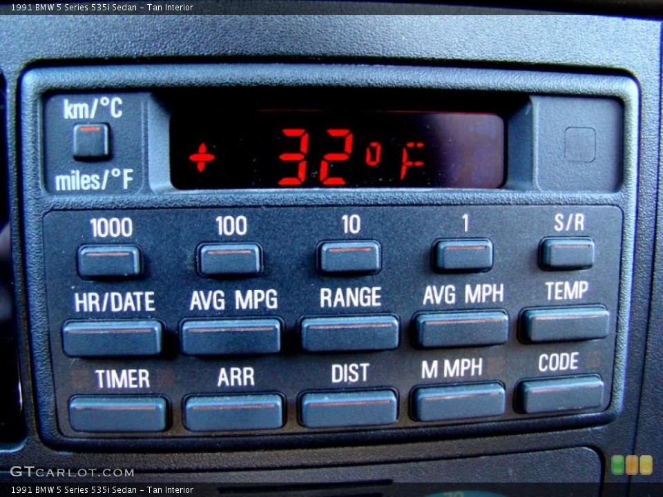 Tan Interior Controls for the 1991 BMW 5 Series 535i Sedan #45195793