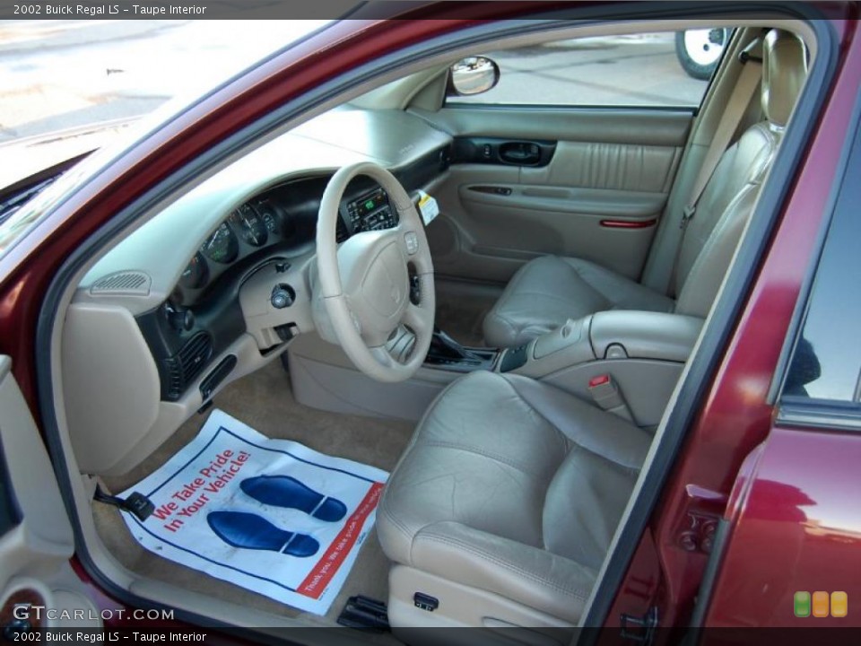 Taupe Interior Photo for the 2002 Buick Regal LS #45200689