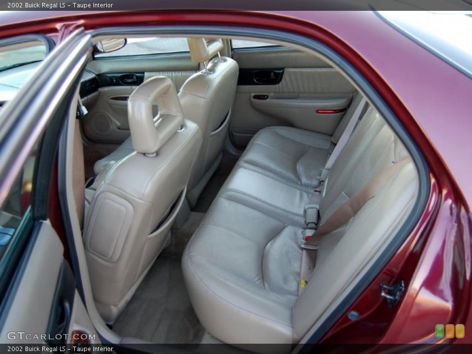 Taupe Interior Photo for the 2002 Buick Regal LS #45200761