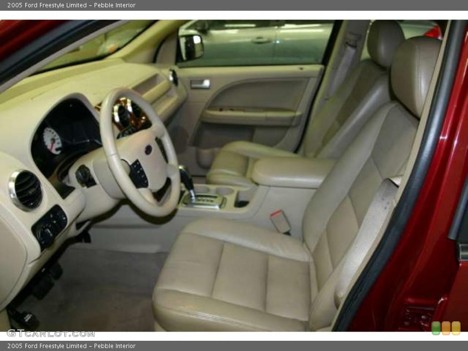 Pebble Interior Photo for the 2005 Ford Freestyle Limited #45202577