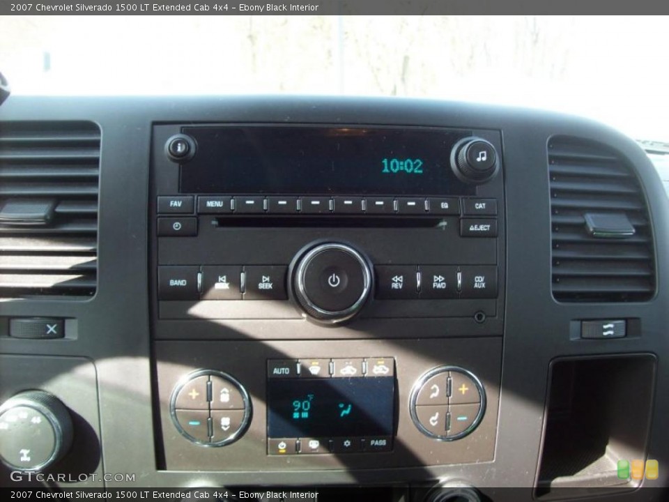 Ebony Black Interior Controls for the 2007 Chevrolet Silverado 1500 LT Extended Cab 4x4 #45214821