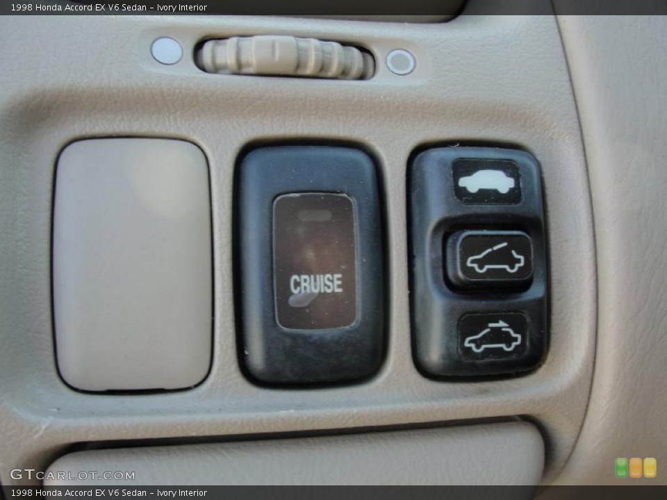 Ivory Interior Controls for the 1998 Honda Accord EX V6 Sedan #45215035