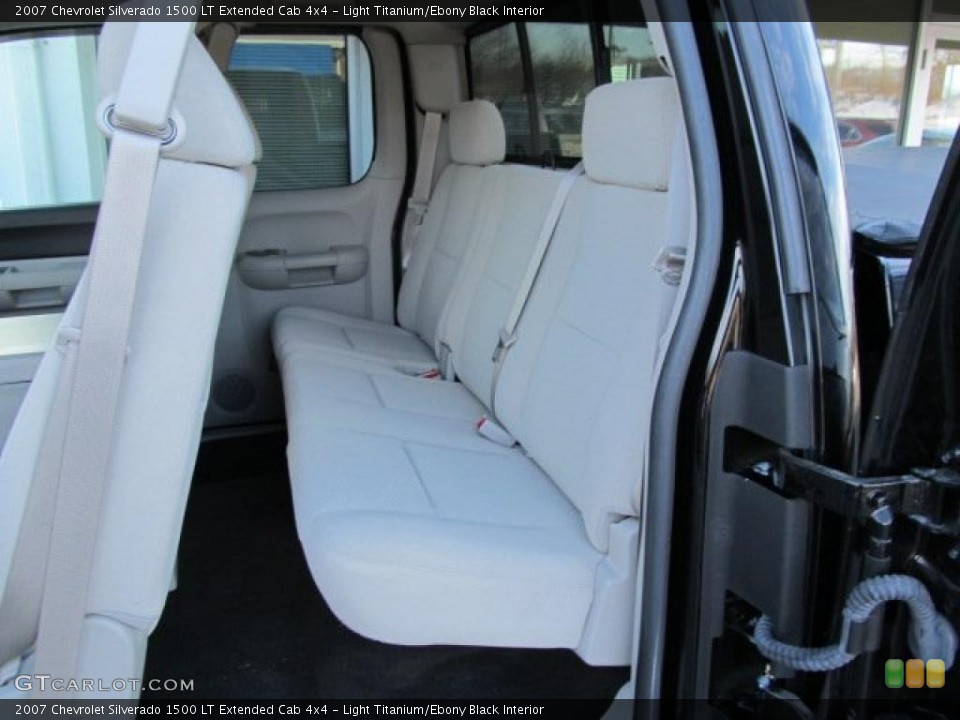Light Titanium/Ebony Black Interior Photo for the 2007 Chevrolet Silverado 1500 LT Extended Cab 4x4 #45220181