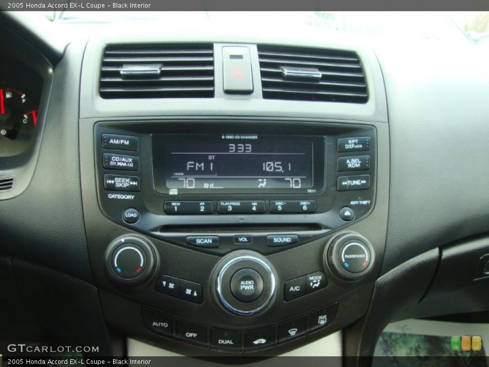 Black Interior Controls for the 2005 Honda Accord EX-L Coupe #45227737
