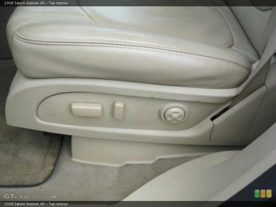 Tan Interior Controls for the 2008 Saturn Outlook XR #45232825