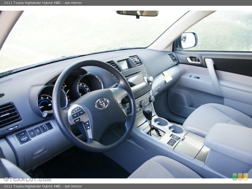 Ash Interior Photo for the 2011 Toyota Highlander Hybrid 4WD #45234269