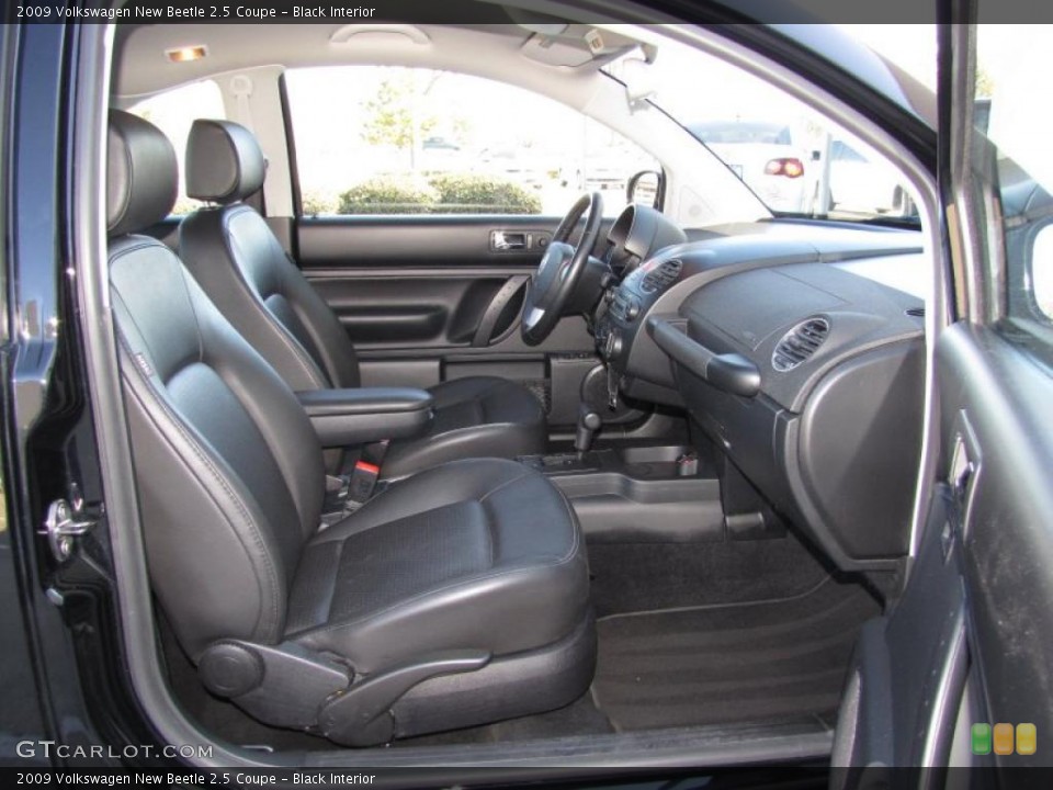 Black Interior Photo for the 2009 Volkswagen New Beetle 2.5 Coupe #45236545