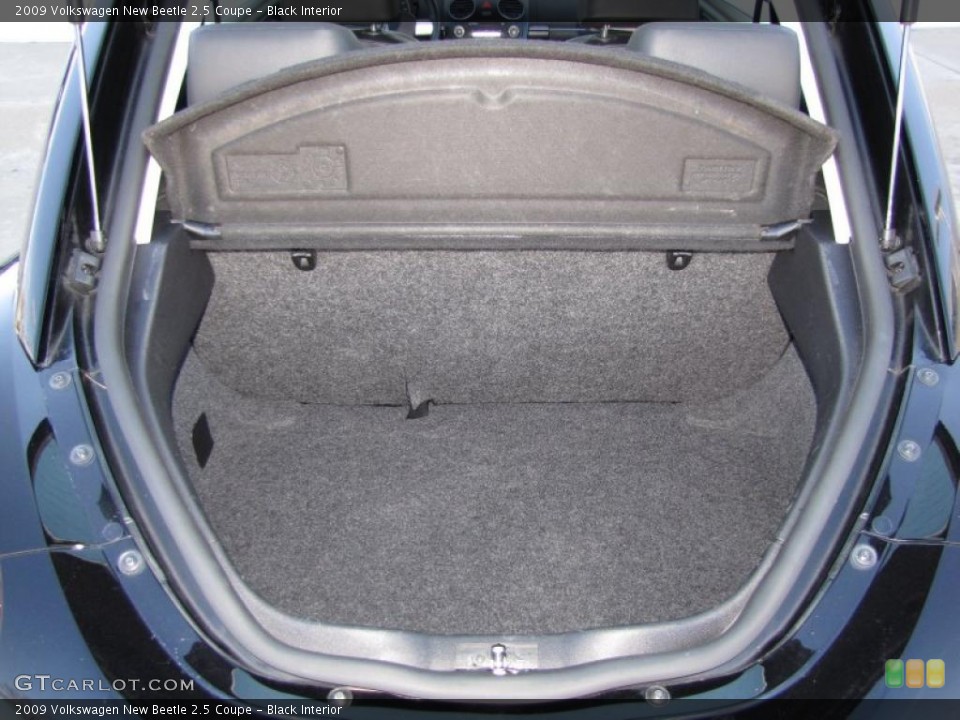 Black Interior Trunk for the 2009 Volkswagen New Beetle 2.5 Coupe #45236869