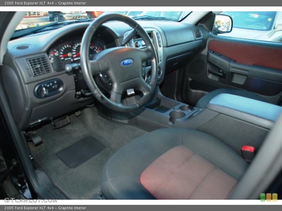 Graphite Interior Photo for the 2005 Ford Explorer XLT 4x4 #45238201