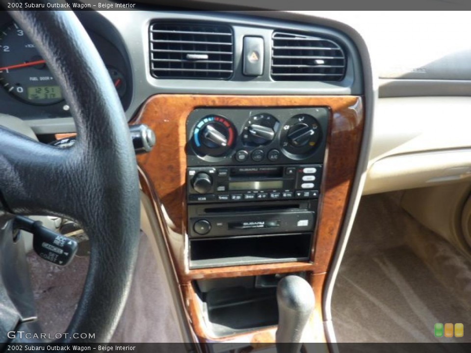 Beige Interior Controls for the 2002 Subaru Outback Wagon #45238969