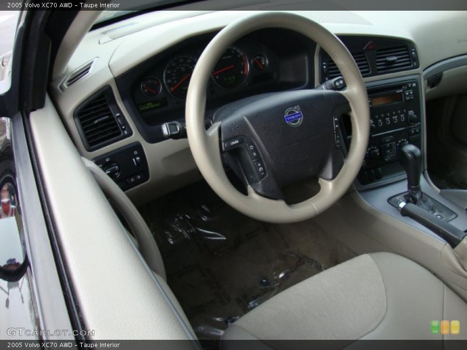 Taupe Interior Photo for the 2005 Volvo XC70 AWD #45248328
