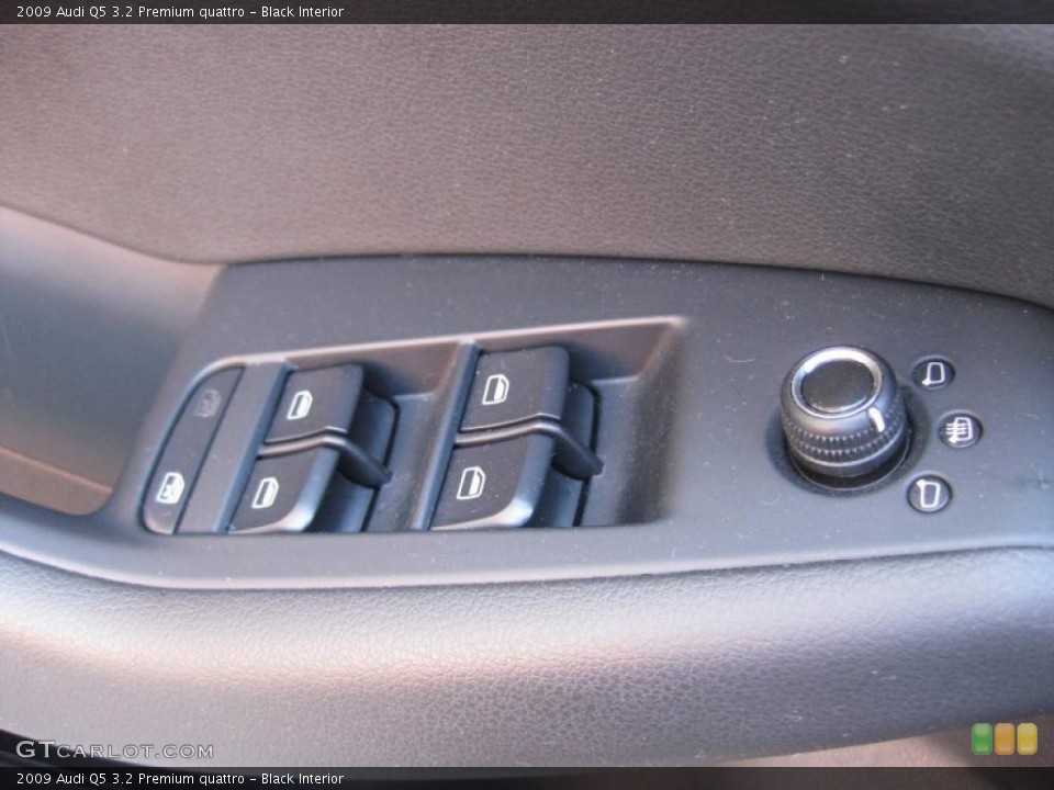 Black Interior Controls for the 2009 Audi Q5 3.2 Premium quattro #45267908