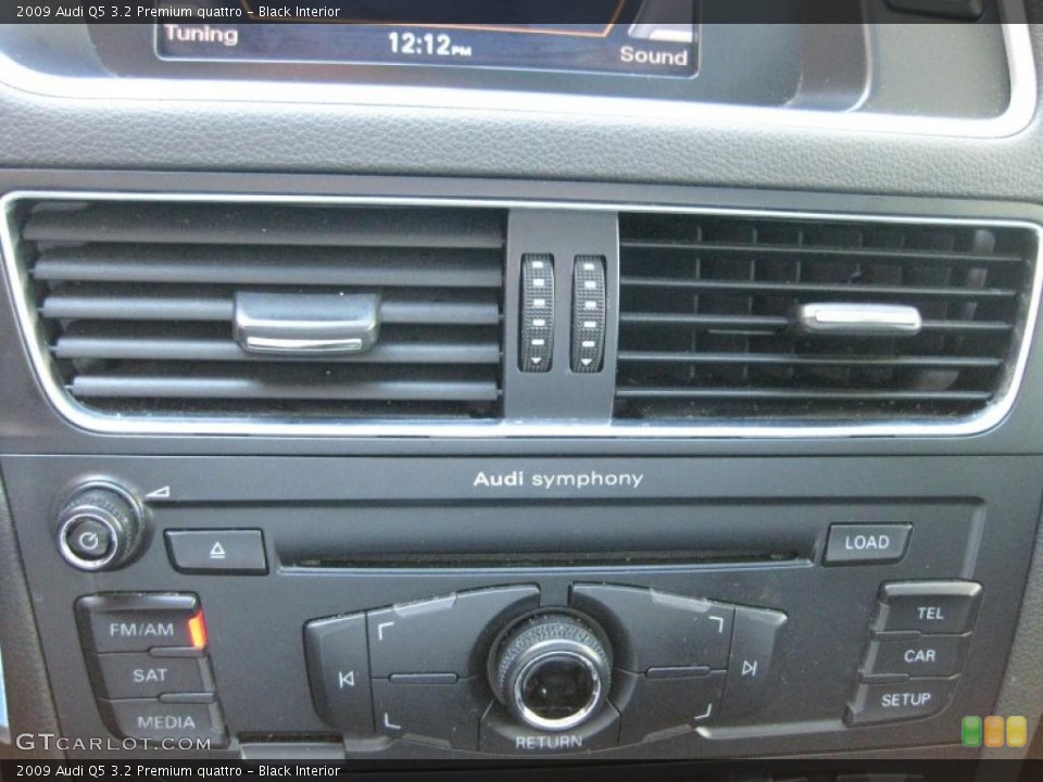 Black Interior Controls for the 2009 Audi Q5 3.2 Premium quattro #45267964