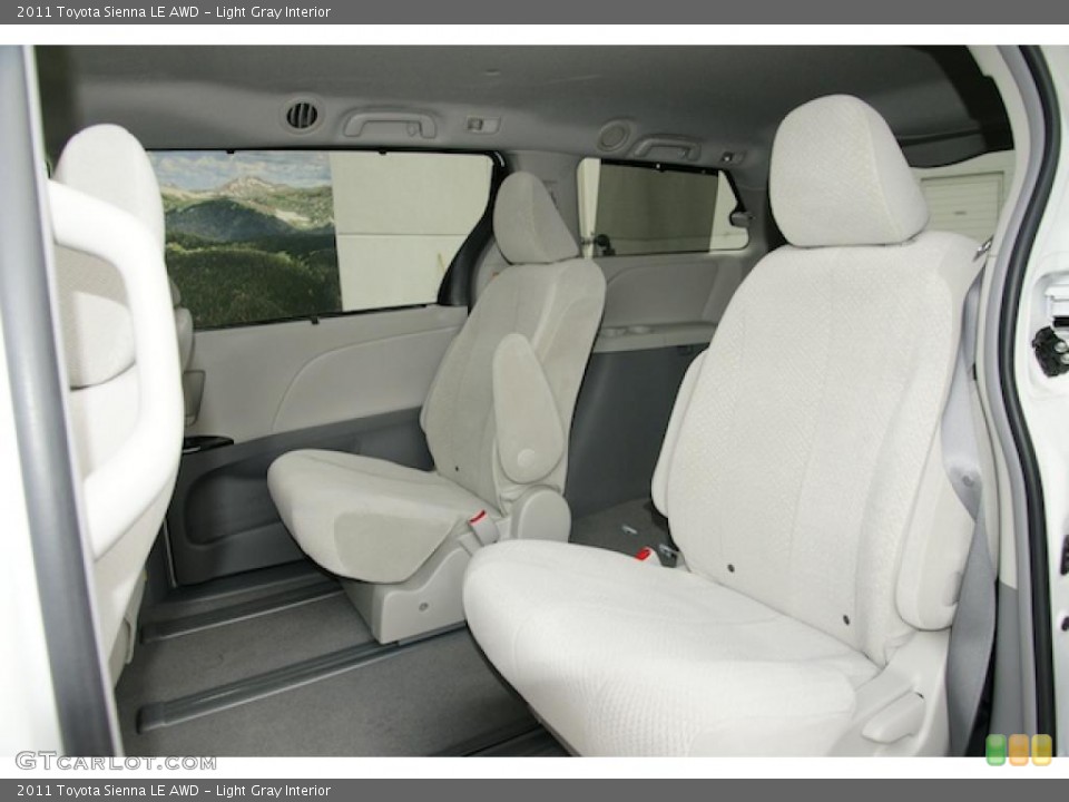 Light Gray Interior Photo for the 2011 Toyota Sienna LE AWD #45269776