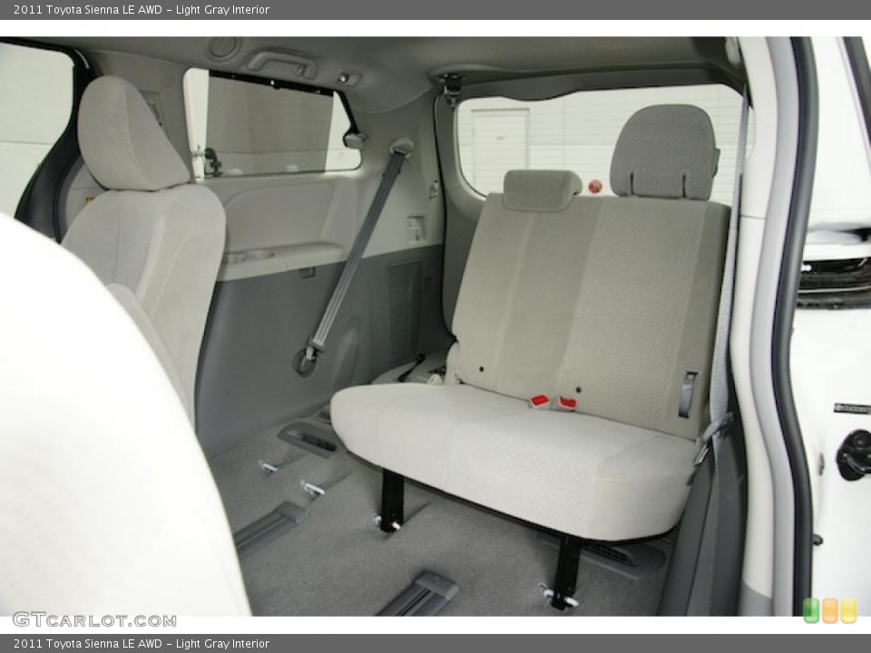 Light Gray Interior Photo for the 2011 Toyota Sienna LE AWD #45269796