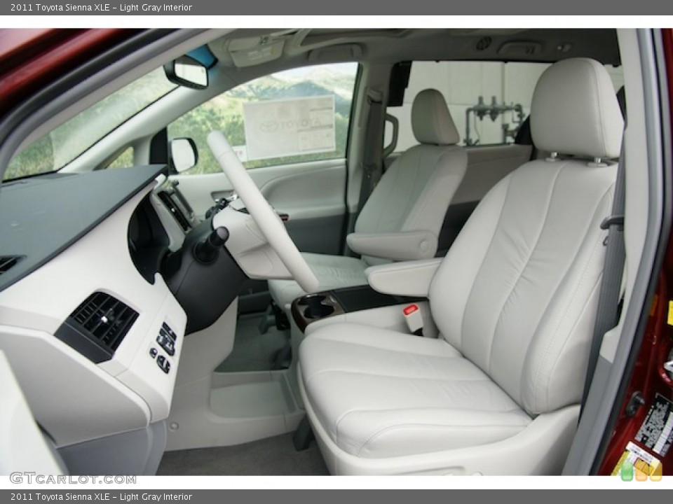 Light Gray Interior Photo for the 2011 Toyota Sienna XLE #45270312