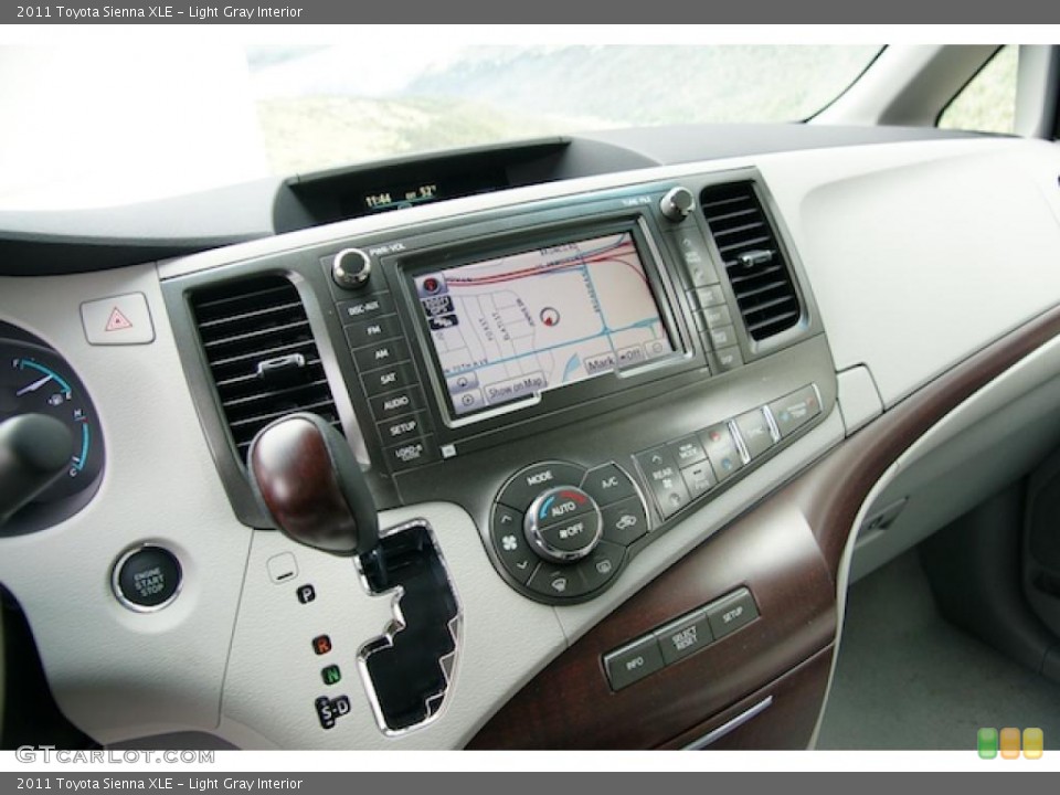 Light Gray Interior Navigation for the 2011 Toyota Sienna XLE #45270388