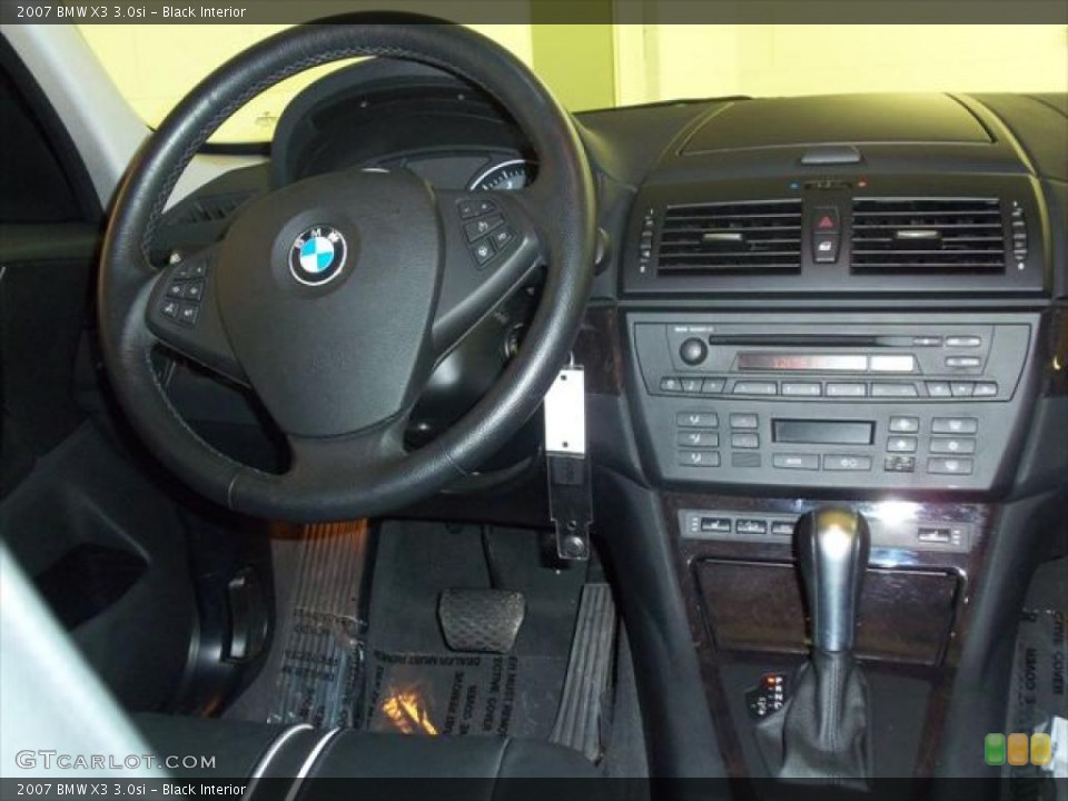 Black Interior Controls for the 2007 BMW X3 3.0si #45273702