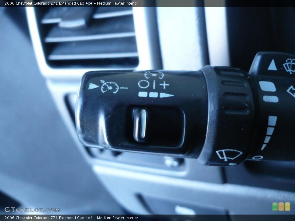 Medium Pewter Interior Controls for the 2006 Chevrolet Colorado Z71 Extended Cab 4x4 #45277453