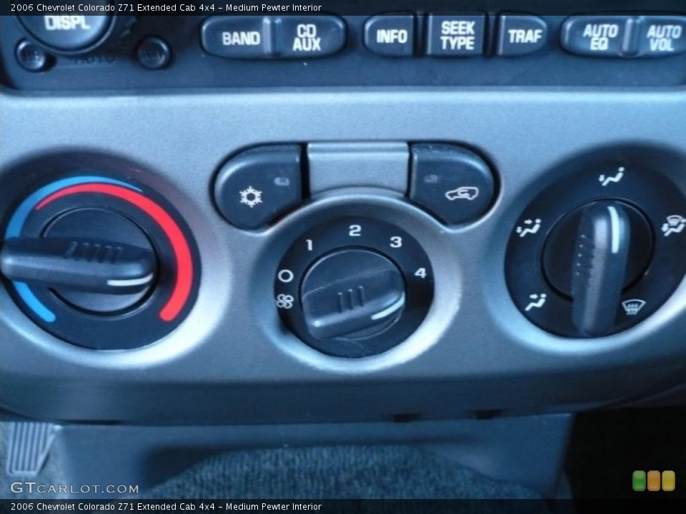 Medium Pewter Interior Controls for the 2006 Chevrolet Colorado Z71 Extended Cab 4x4 #45277477