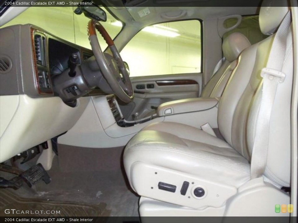 Shale Interior Photo for the 2004 Cadillac Escalade EXT AWD #45279325