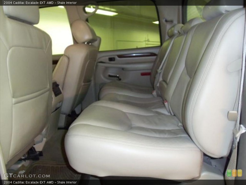 Shale Interior Photo for the 2004 Cadillac Escalade EXT AWD #45279341