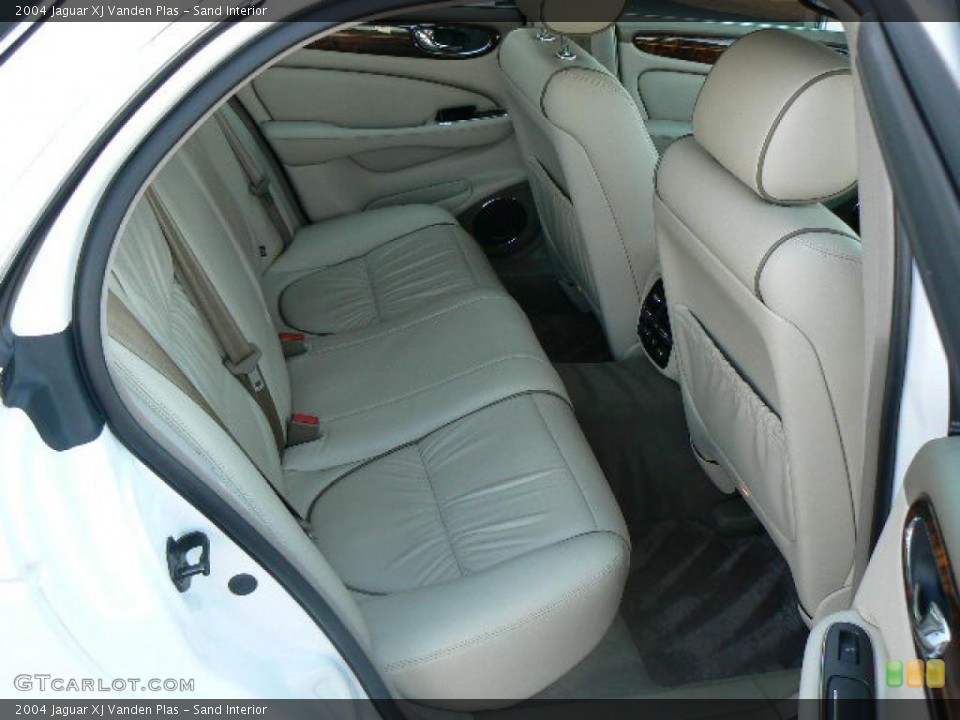 Sand Interior Photo for the 2004 Jaguar XJ Vanden Plas #45282919