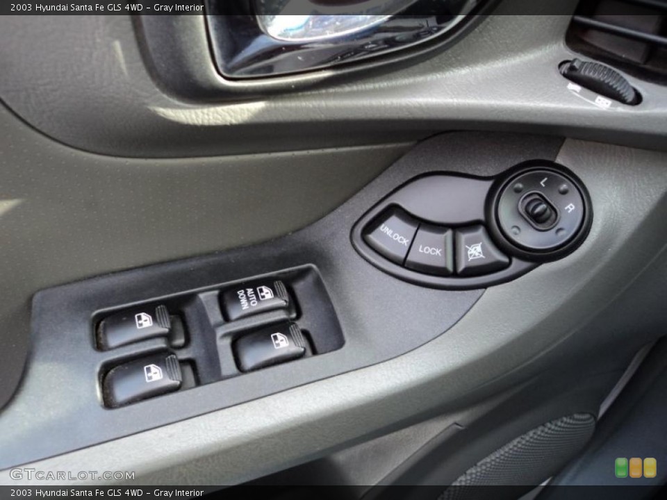 Gray Interior Controls for the 2003 Hyundai Santa Fe GLS 4WD #45294809