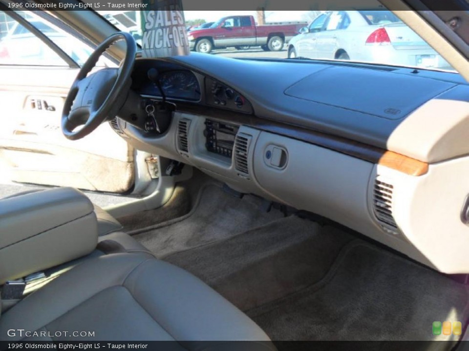 Taupe Interior Photo for the 1996 Oldsmobile Eighty-Eight LS #45300637