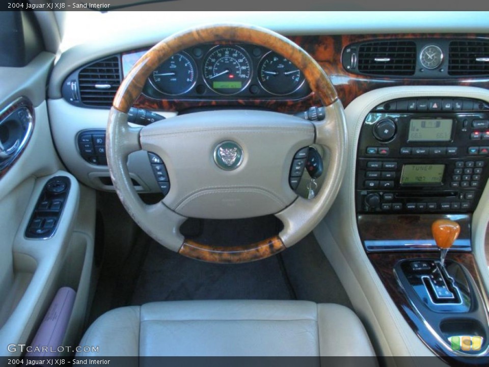 Sand Interior Photo for the 2004 Jaguar XJ XJ8 #45312463