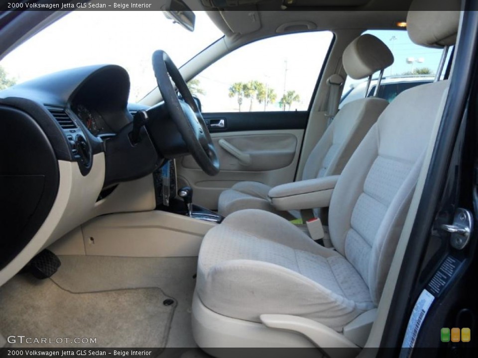 Beige Interior Photo for the 2000 Volkswagen Jetta GLS Sedan #45325154