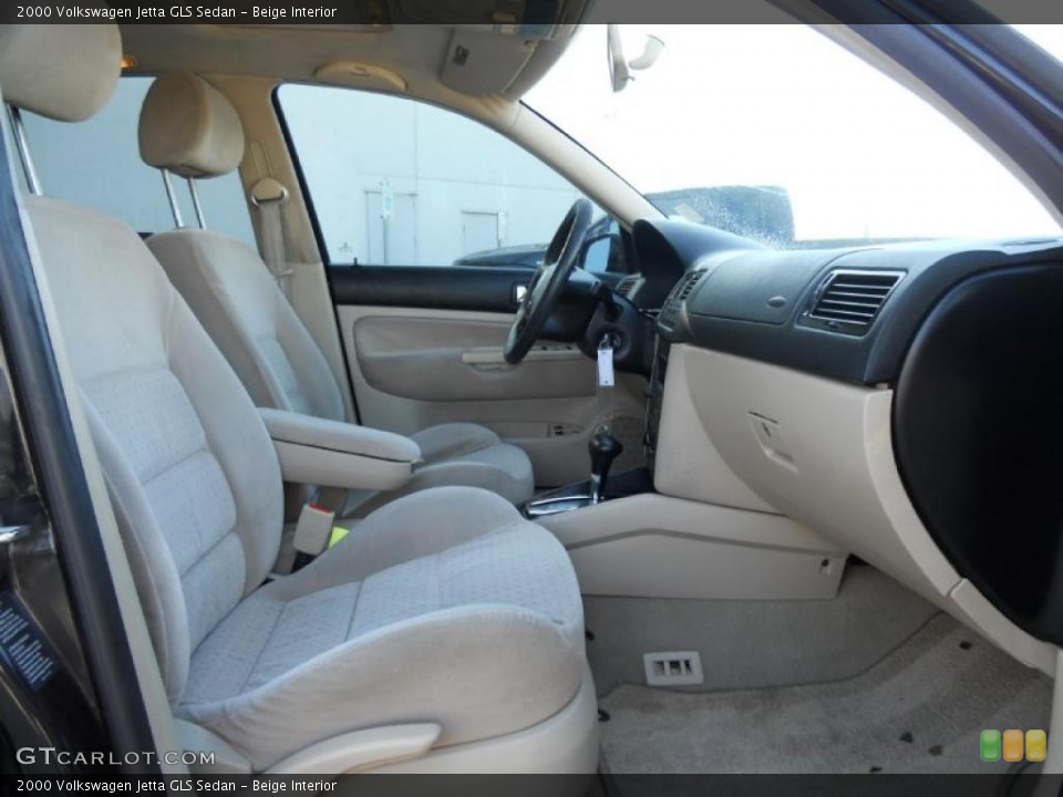 Beige Interior Photo for the 2000 Volkswagen Jetta GLS Sedan #45325166
