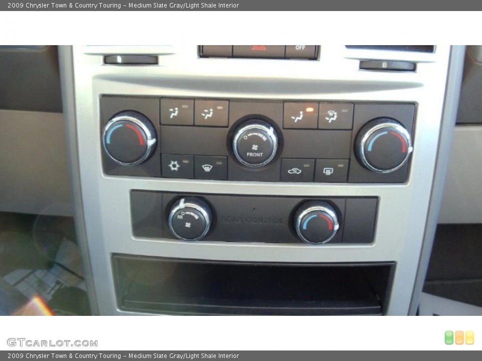 Medium Slate Gray/Light Shale Interior Controls for the 2009 Chrysler Town & Country Touring #45326455