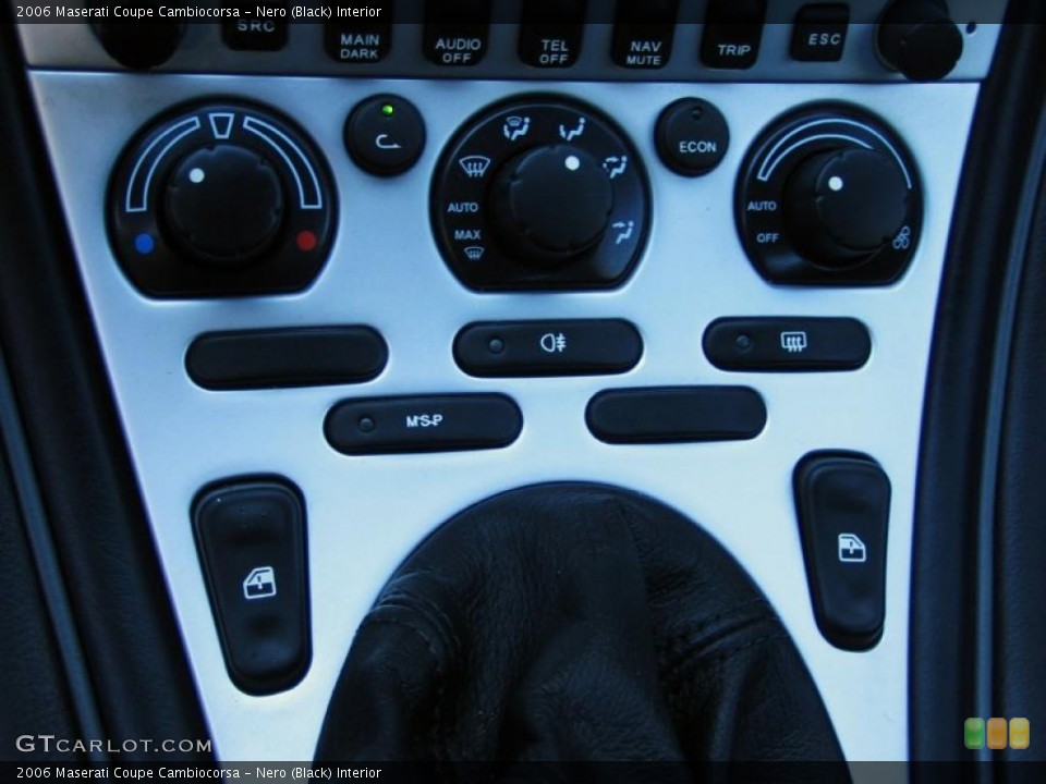 Nero (Black) Interior Controls for the 2006 Maserati Coupe Cambiocorsa #45361970