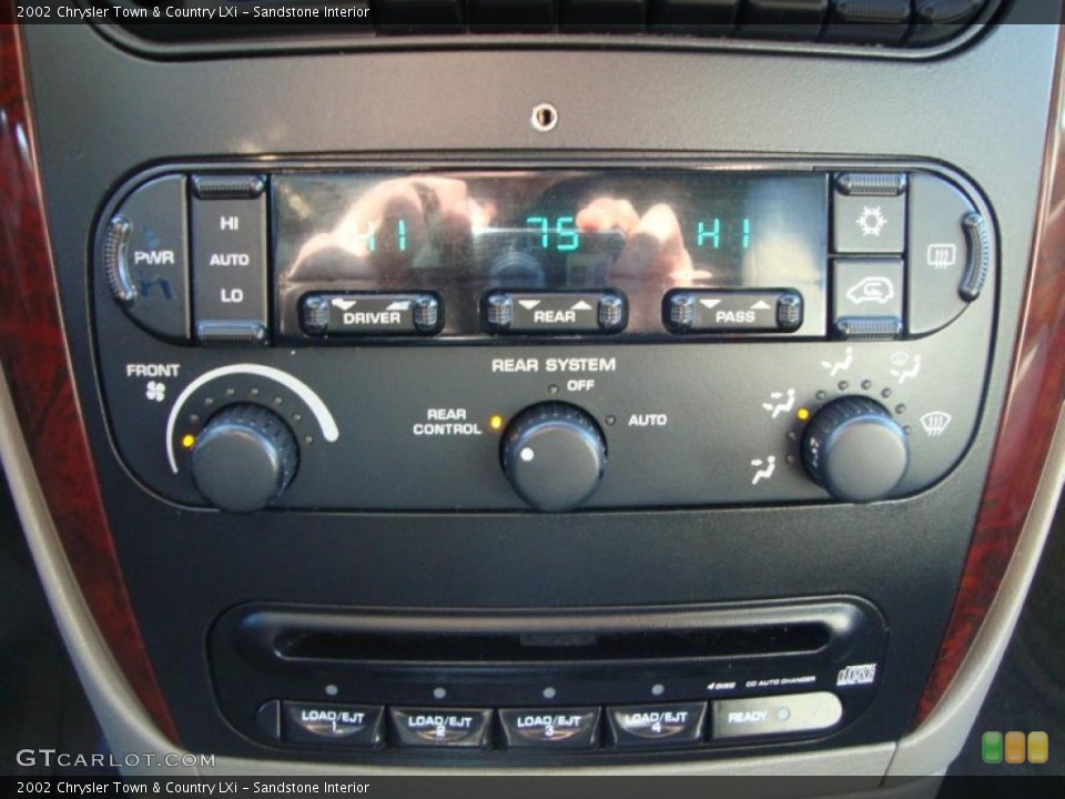 Sandstone Interior Controls for the 2002 Chrysler Town & Country LXi #45367060