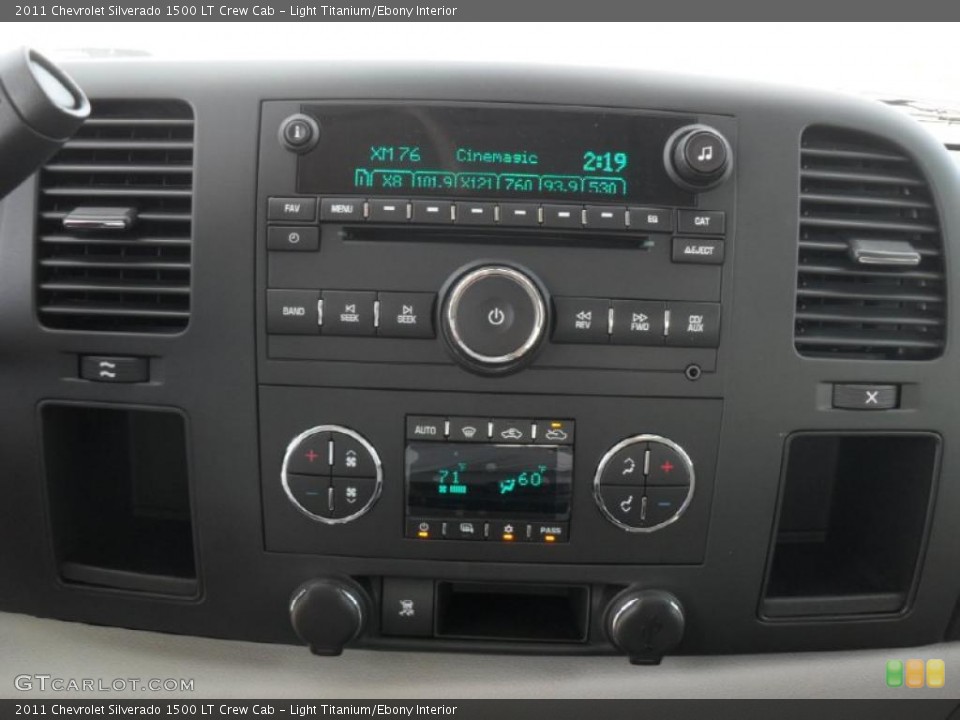Light Titanium/Ebony Interior Controls for the 2011 Chevrolet Silverado 1500 LT Crew Cab #45367335