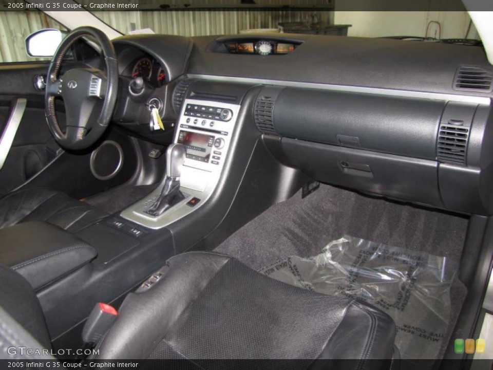 Graphite Interior Dashboard for the 2005 Infiniti G 35 Coupe #45368642