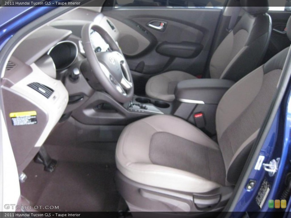 Taupe Interior Photo for the 2011 Hyundai Tucson GLS #45370682
