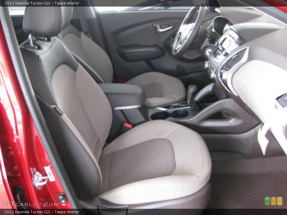 Taupe Interior Photo for the 2011 Hyundai Tucson GLS #45371406