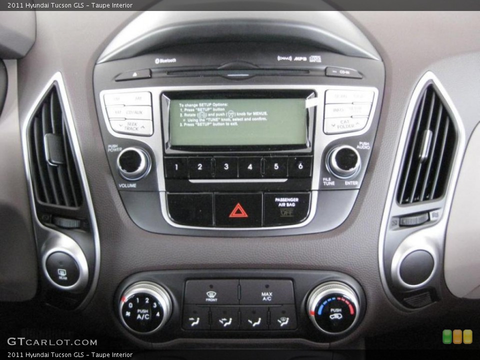 Taupe Interior Controls for the 2011 Hyundai Tucson GLS #45371526