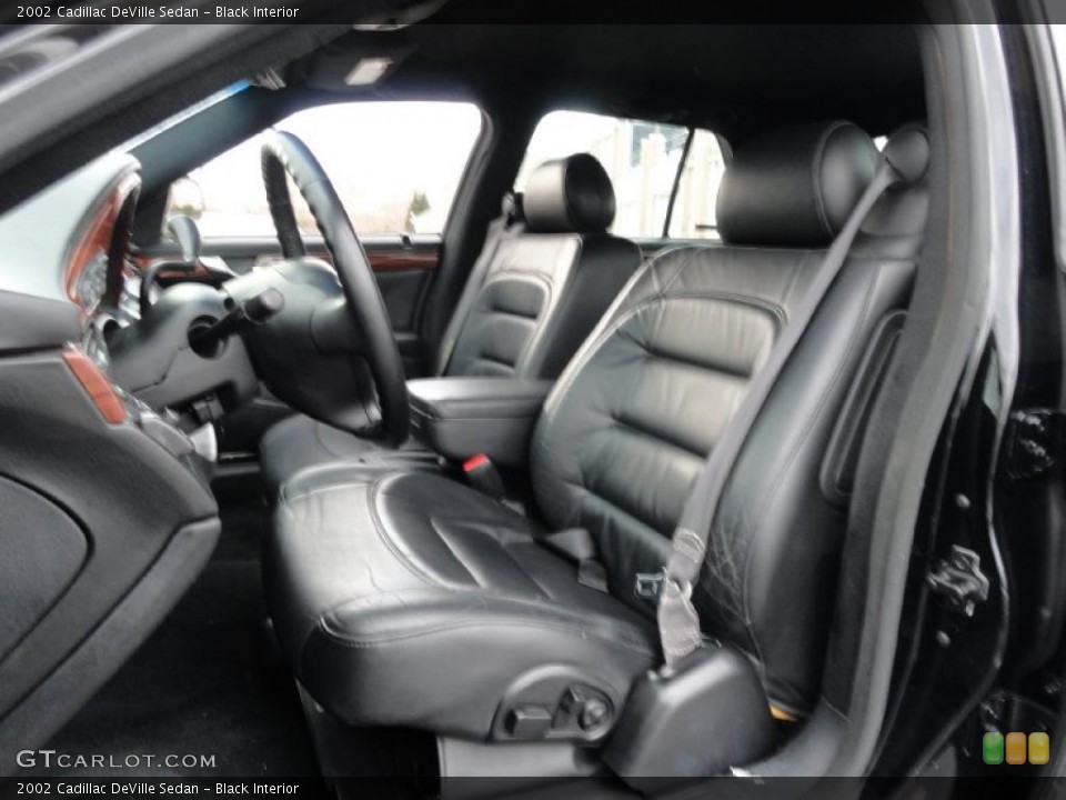 Black Interior Photo for the 2002 Cadillac DeVille Sedan #45372604