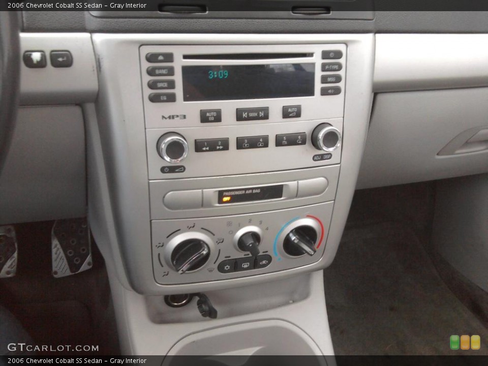 Gray Interior Controls for the 2006 Chevrolet Cobalt SS Sedan #45387162